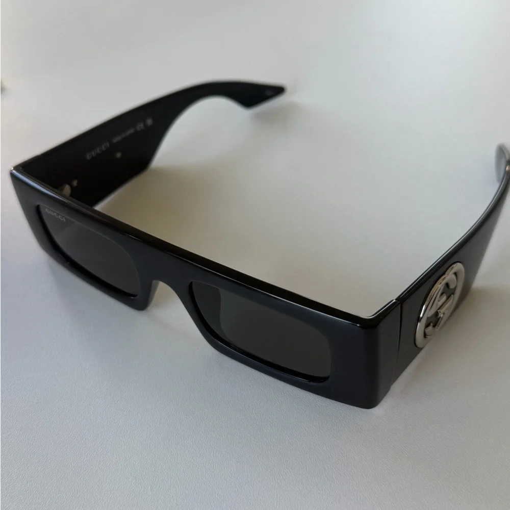 Gucci Sleek Black Sunglasses - Picture 2 of 6